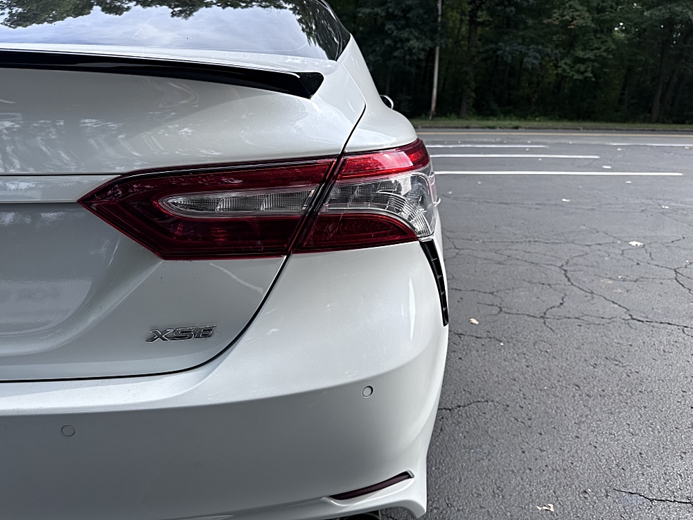 2018 Toyota Camry XSE - Photo 8