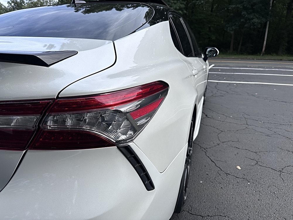 2018 Toyota Camry XSE - Photo 12