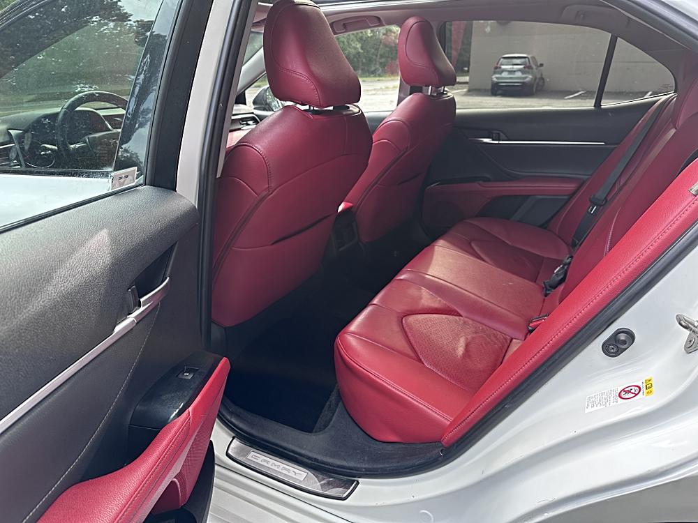 2018 Toyota Camry XSE - Photo 16