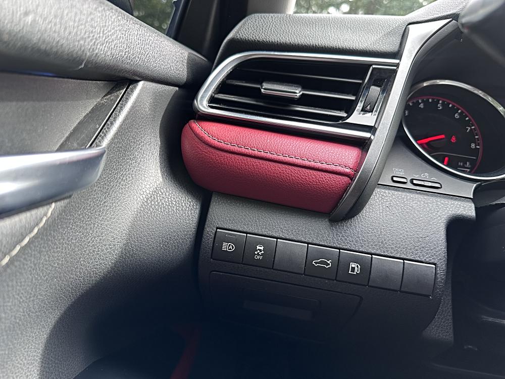2018 Toyota Camry XSE - Photo 25