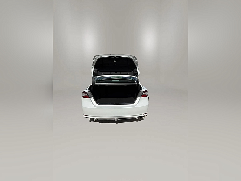 2022 Toyota Camry SE - Photo 9