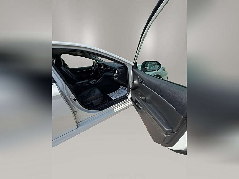 2022 Toyota Camry SE - Photo 15