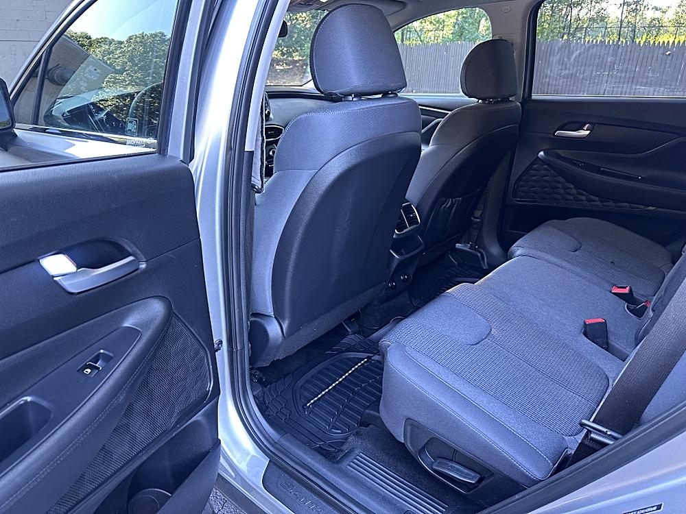 2020 Hyundai Santa Fe SE - Photo 9