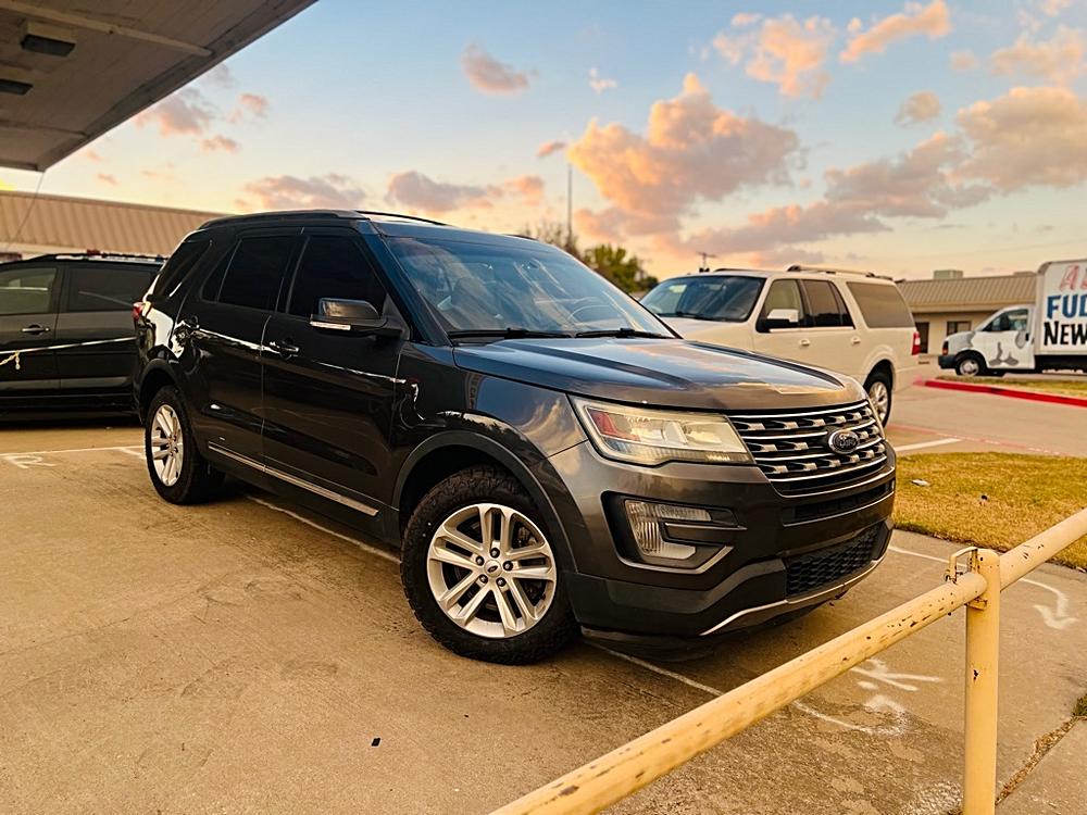 2017 Ford Explorer XLT - Photo 6