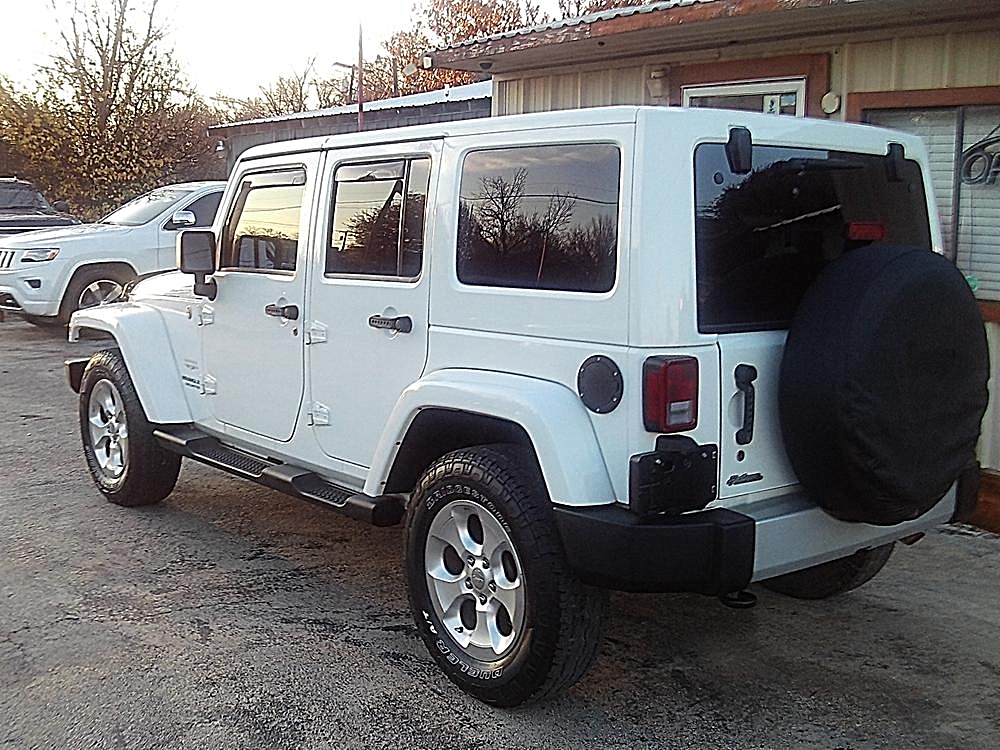 2013 Jeep Wrangler Unlimited Sahara - Photo 8