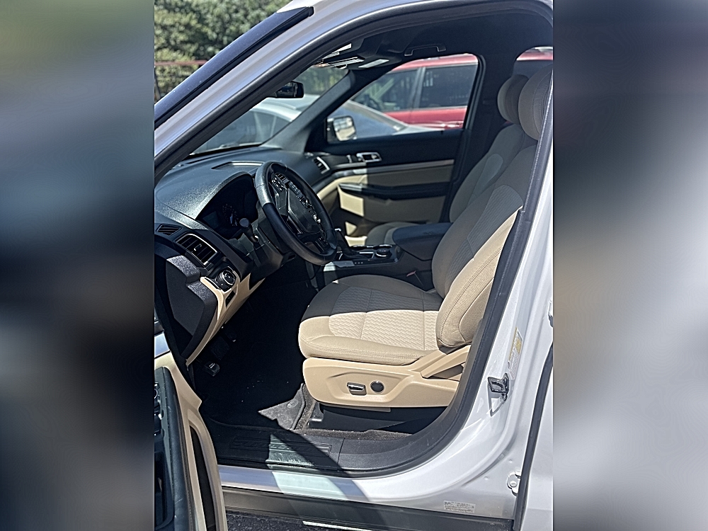 2017 Ford Explorer Base - Photo 8