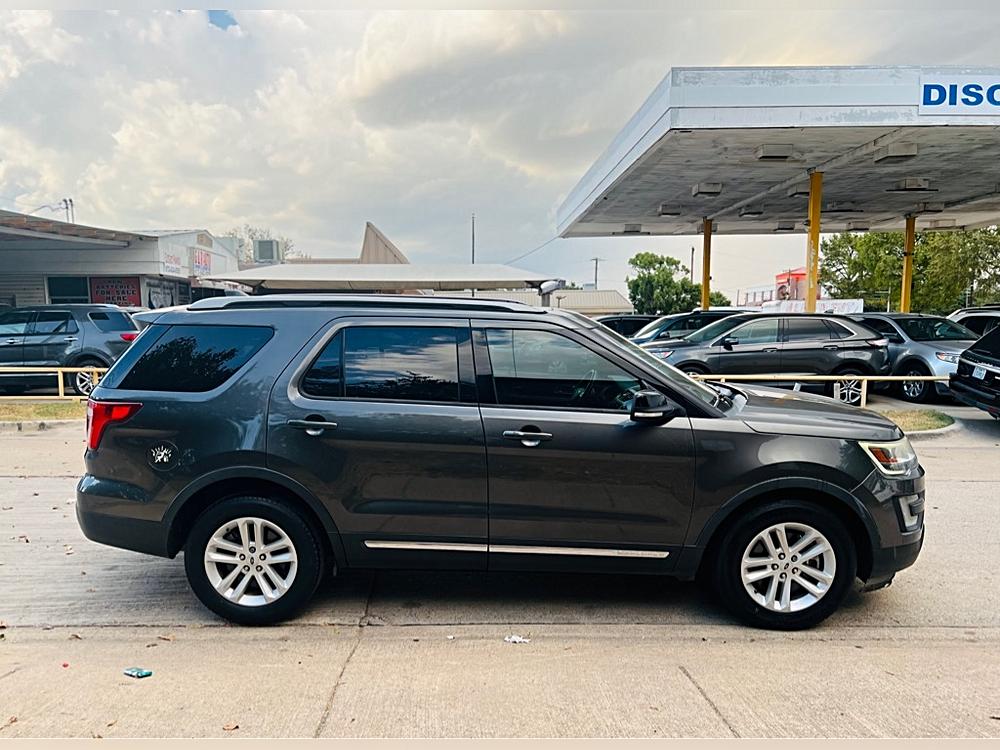 2017 Ford Explorer XLT - Photo 7