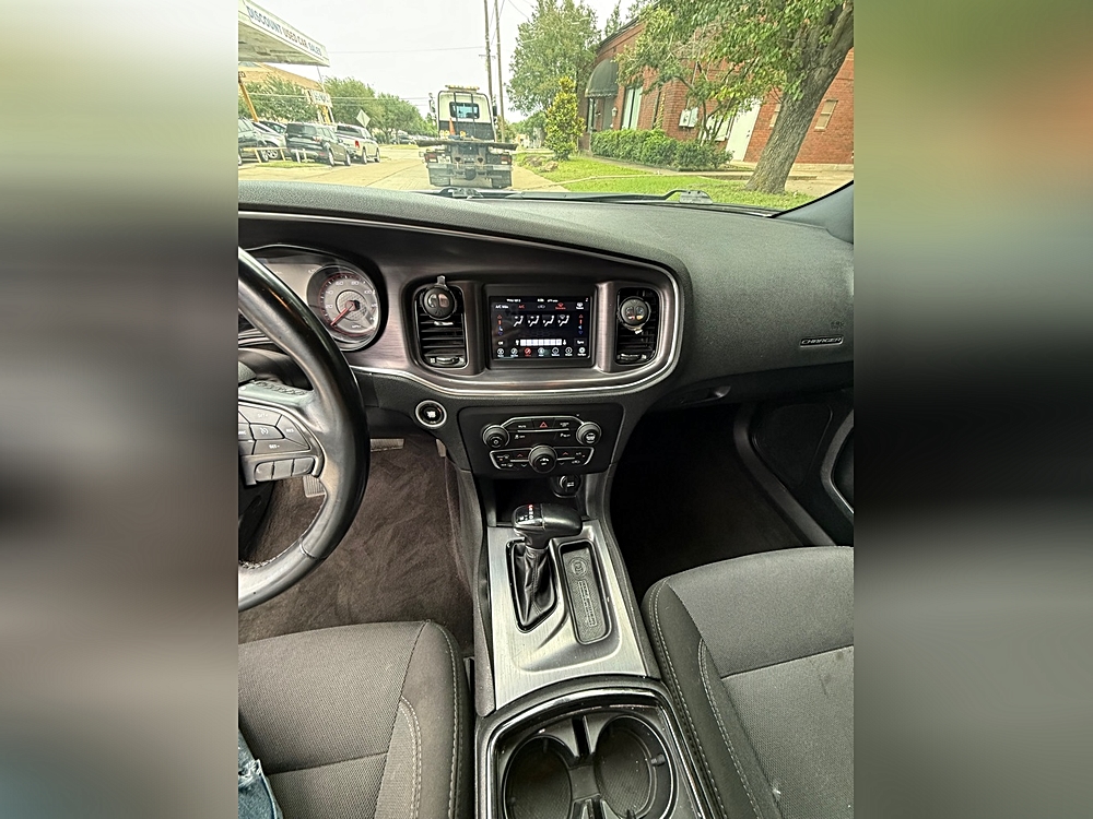 2018 Dodge Charger SXT - Photo 8